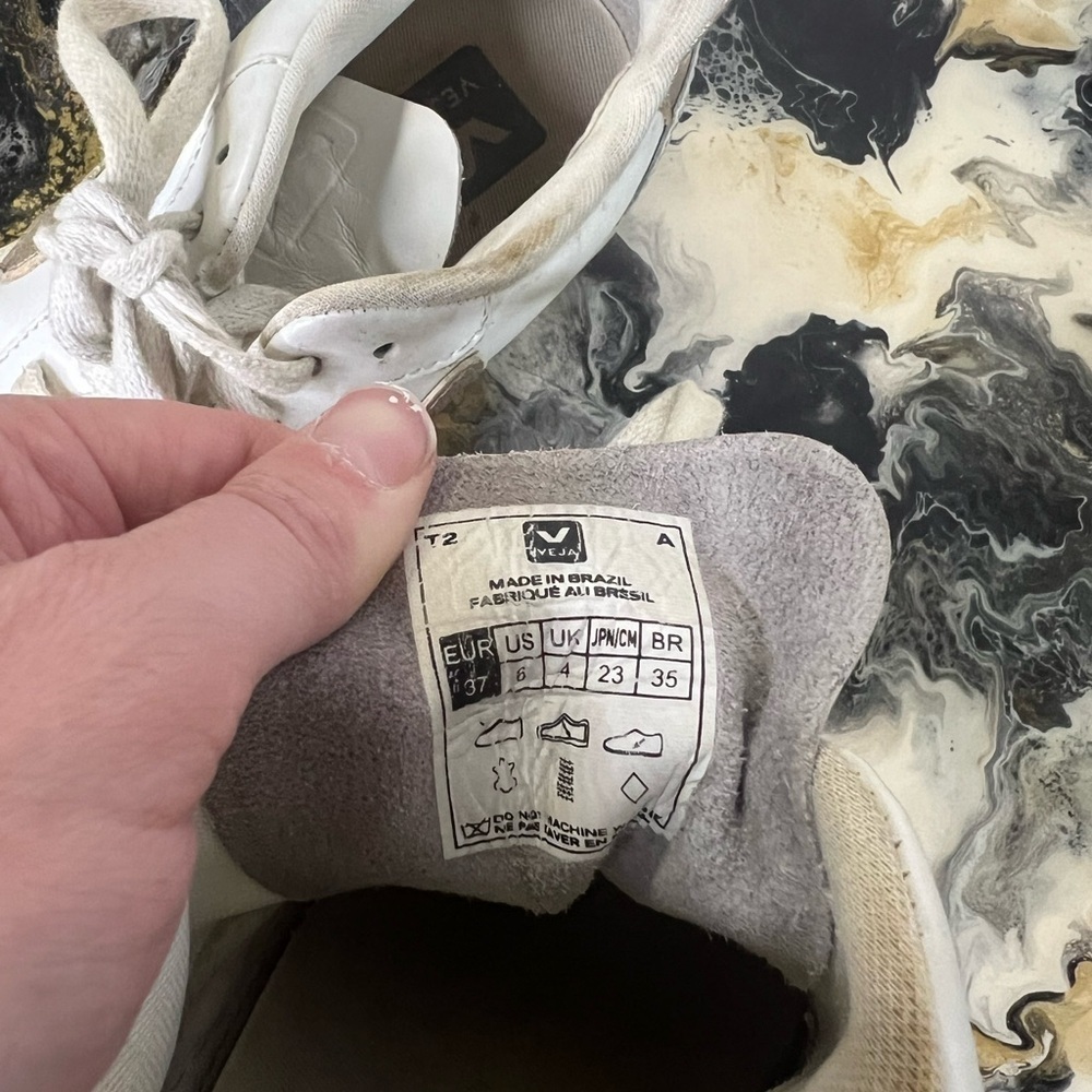 Veja V10 White Rose Gold Sneaker - Picture 10 of 10